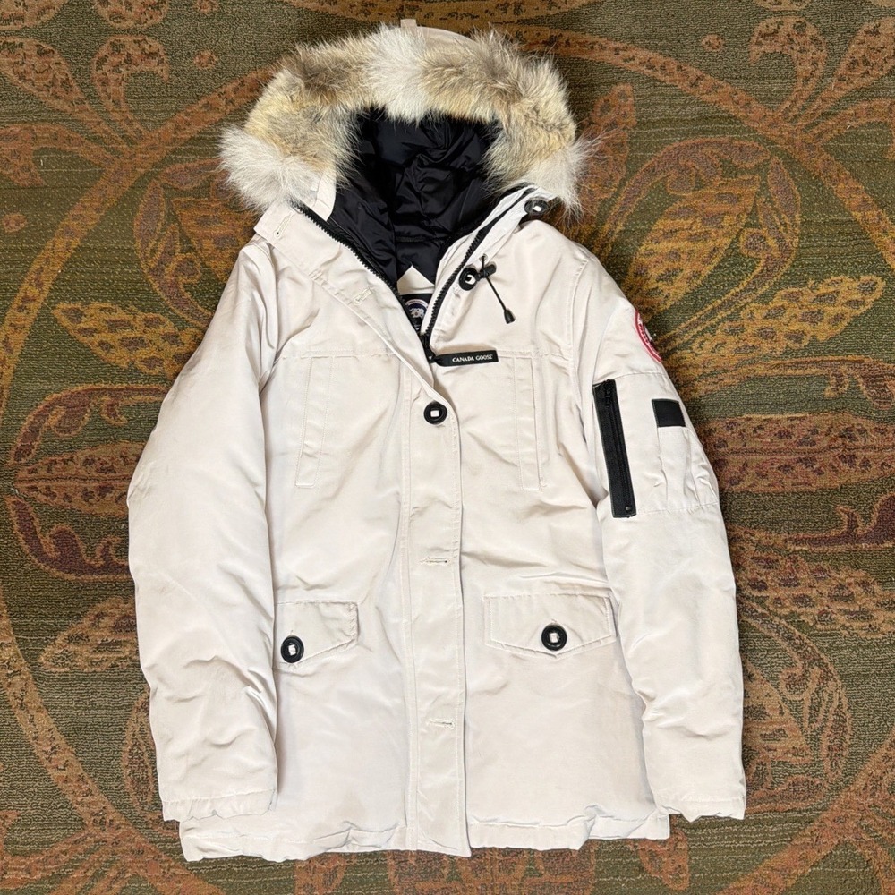 CANADA GOOSE Jacket LADIES MONTEBELLO PARKA Medium White With Bag Fur Hood